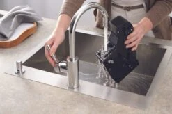 MIELE CM 7550 Noire Miele@Home 18 MIELE CM 7550 Noire Miele@Home -Delonghial Magasin 20000119133.highres unite de percolation amovible 1