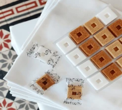 55 Sucres Moulés - Boîte Distributrice - Carrément Sucre - CANASUC -Delonghial Magasin boite