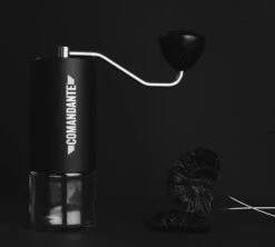 Moulin à Café COMANDANTE C40 MK4 Nitro Blade Black -Delonghial Magasin comandante c40 black 3