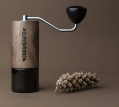 Moulin à Café COMANDANTE C40 MK4 Nitro Blade Virginia Walnut -Delonghial Magasin comandante virginia walnut 2