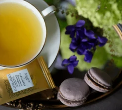 Coffret Versailles 20 Sachets - DAMMANN FRÈRES -Delonghial Magasin dammann versailles coffret lifestyle