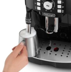 DELONGHI Magnifica 22.127.B Garantie 3 Ans -Delonghial Magasin ecam22 127 schiuma