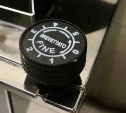 Moulin Expresso EUREKA Mignon Specialità Silent Range Vert Et Chrome -Delonghial Magasin eureka mignon specialita setting