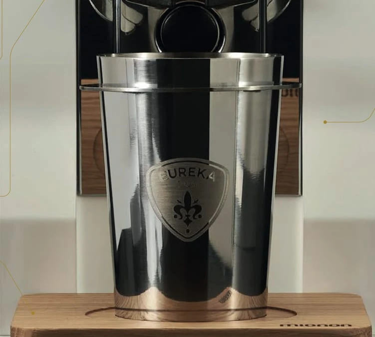 Moulin à Café EUREKA ORO Mignon Single Dose Blanc Et Bois De Chêne Avec Blow Up 4 Moulin à Café EUREKA ORO Mignon Single Dose Blanc Et Bois De Chêne Avec Blow Up – Image 2