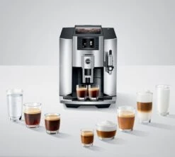 JURA E8 Chrome EB Smart Connect Offert Garantie 3 Ans -Delonghial Magasin expresso broyeur jura e8 chrome boissons