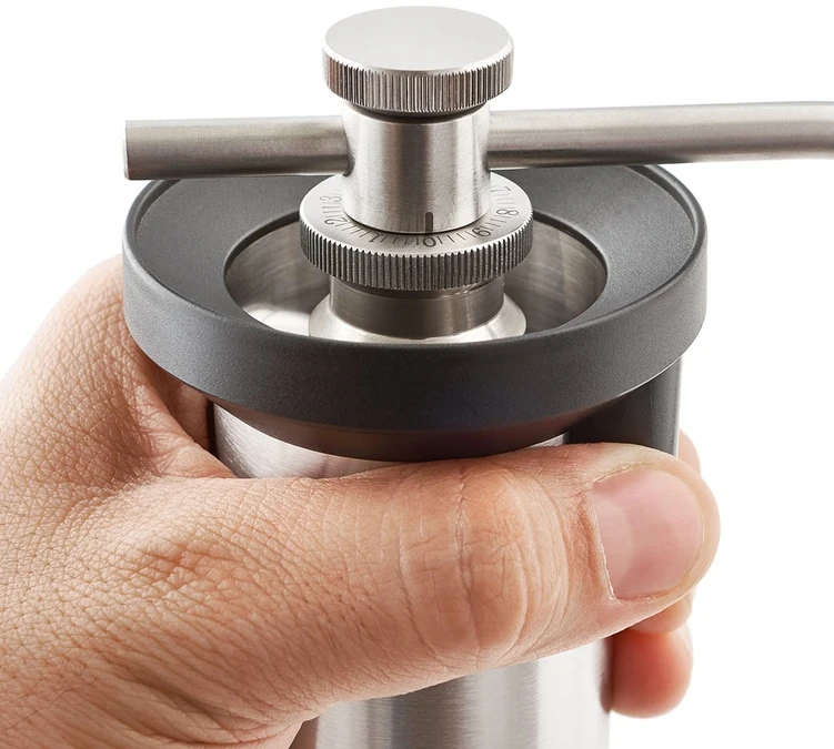 Moulin à Café Manuel KINU M47 Simplicity + Valise De Transport 6 Moulin à Café Manuel KINU M47 Simplicity + Valise De Transport – Image 4