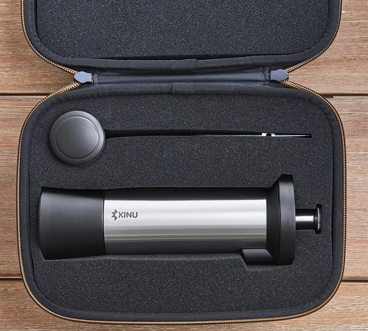 Moulin à Café Manuel KINU M47 Simplicity + Valise De Transport 4 Moulin à Café Manuel KINU M47 Simplicity + Valise De Transport – Image 2