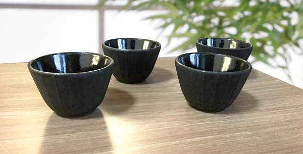 Lot De 4 Tasses En Fonte Noire 12cl - The Kitchenette 5 Lot De 4 Tasses En Fonte Noire 12cl - The Kitchenette – Image 3