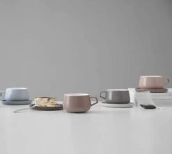 Mug Et Sous Tasse En Porcelaine - Hazy Blue - 30 Cl - Viva Scandinavia 8 Mug Et Sous Tasse En Porcelaine - Hazy Blue - 30 Cl - Viva Scandinavia -Delonghial Magasin scandinavia mug porcelaine3 1