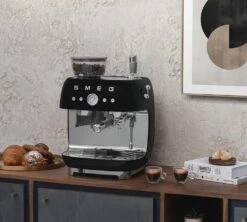 Machine Expresso SMEG EGF03BLEU Noire Années 50 Avec Moulin Intégré -Delonghial Magasin smeg egf03 noire 5